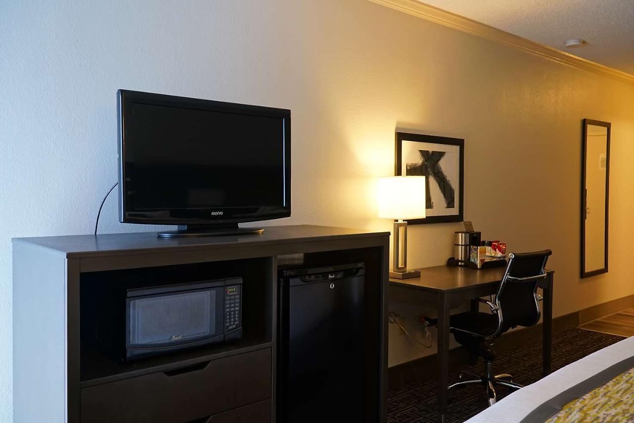 Best Western Plus Morristown Conference Center Exterior foto